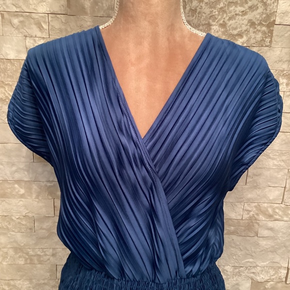 DKNY Blue Pleated Smocked-Waist Midi Dress - Picture 6 of 16